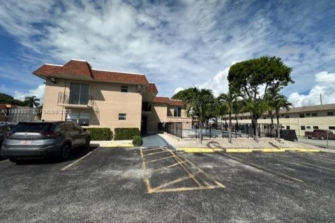 Apartment in Miami, Florida 1 bedroom, 66.89 sq.m. № 1997549 - photo 16