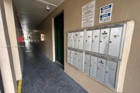 Apartment in Miami, Florida 1 bedroom, 66.89 sq.m. № 1997549 - photo 11