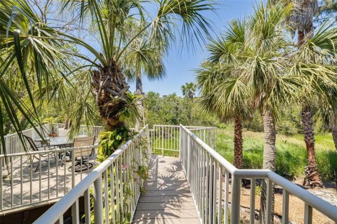 House in Gulfport, Florida 3 bedrooms, 210.89 sq.m. № 2234552 - photo 17