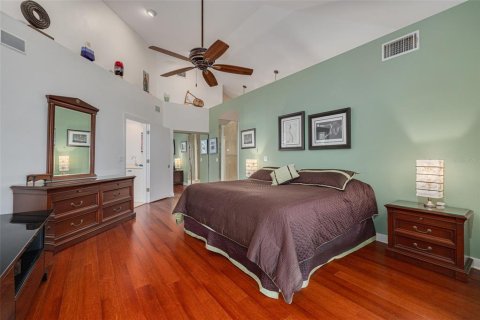 House in Gulfport, Florida 3 bedrooms, 210.89 sq.m. № 2234552 - photo 23