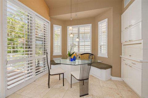House in Gulfport, Florida 3 bedrooms, 210.89 sq.m. № 2234552 - photo 9