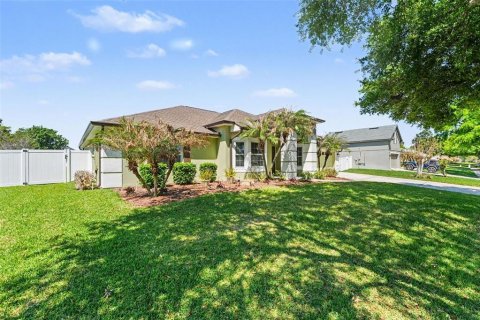 Casa en venta en Auburndale, Florida, 4 dormitorios, 225.01 m2 № 2102187 - foto 2