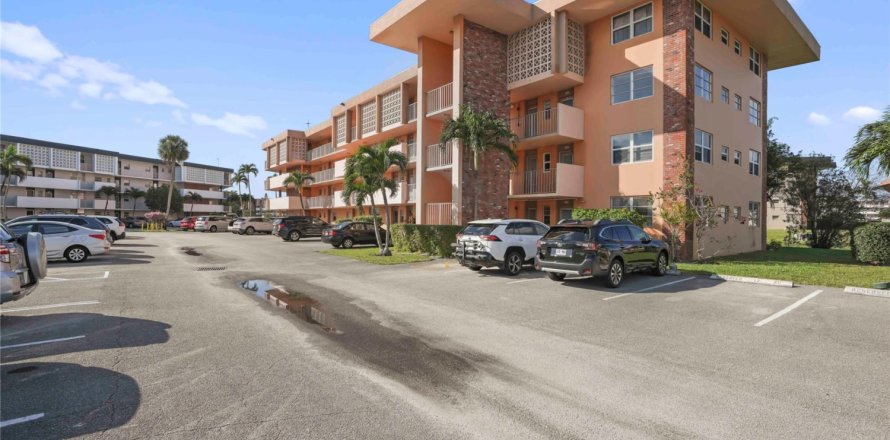 Condo in Lauderdale Lakes, Florida, 1 bedroom  № 1091951