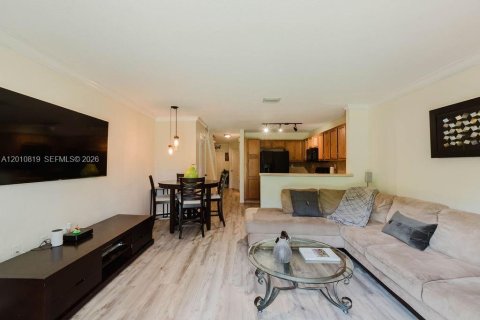 Copropriété à vendre à Miramar, Floride: 3 chambres, 117.99 m2 № 2073740 - photo 7