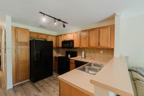 Copropriété à vendre à Miramar, Floride: 3 chambres, 117.99 m2 № 2073740 - photo 8