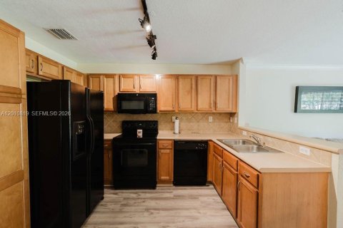 Copropriété à vendre à Miramar, Floride: 3 chambres, 117.99 m2 № 2073740 - photo 9