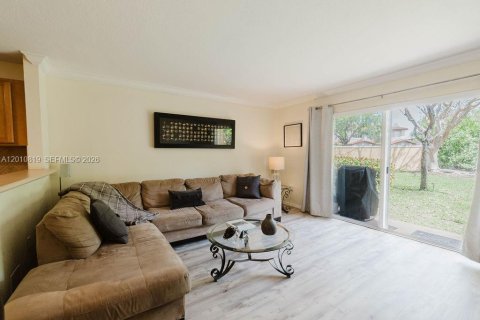Condo à Miramar, Floride, 3 chambres  № 2073740