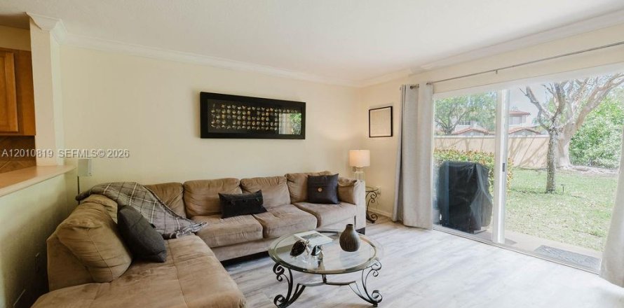 Condo à Miramar, Floride, 3 chambres  № 2073740