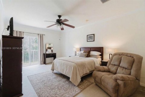 Copropriété à vendre à Miramar, Floride: 3 chambres, 117.99 m2 № 2073740 - photo 10