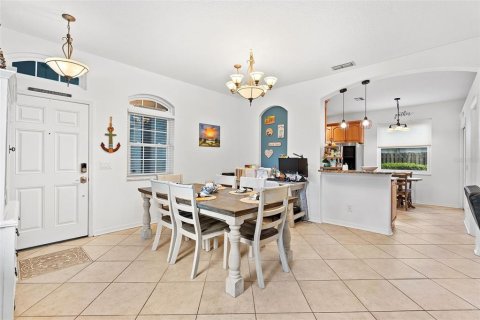 House in Land O' Lakes, Florida 4 bedrooms, 167.5 sq.m. № 1907619 - photo 9