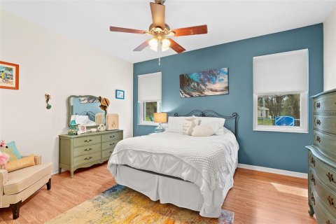 House in Land O' Lakes, Florida 4 bedrooms, 167.5 sq.m. № 1907619 - photo 18