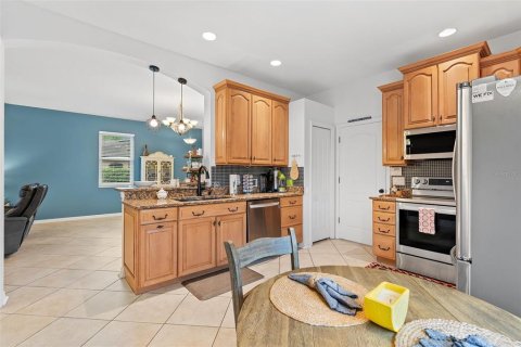House in Land O' Lakes, Florida 4 bedrooms, 167.5 sq.m. № 1907619 - photo 12
