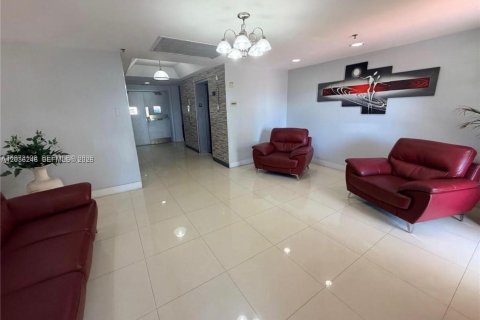 Copropriété à vendre à Hialeah, Floride: 1 chambre, 66.15 m2 № 2084266 - photo 14
