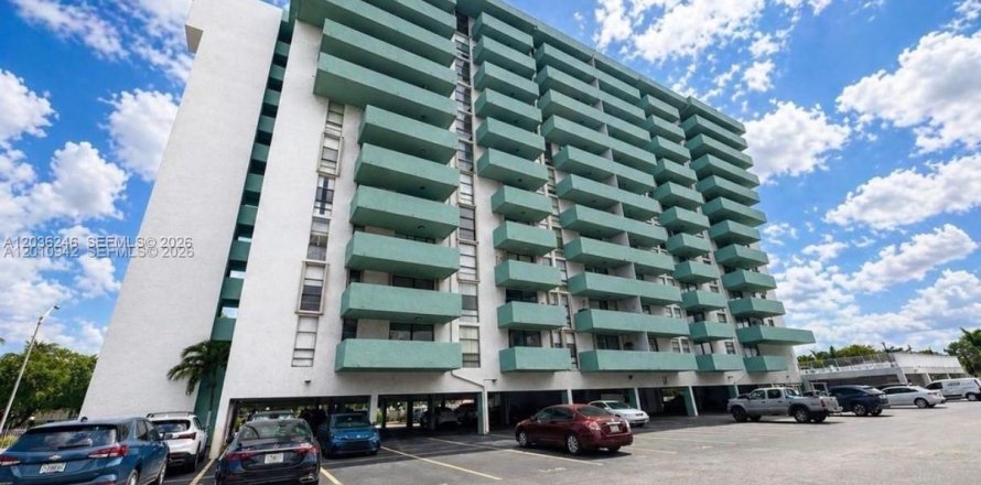 Condo à Hialeah, Floride, 1 chambre  № 2084266