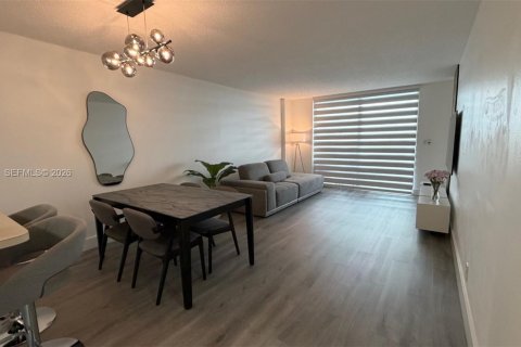 Copropriété à vendre à Hialeah, Floride: 1 chambre, 66.15 m2 № 2084266 - photo 10