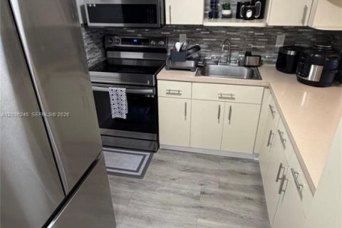 Copropriété à vendre à Hialeah, Floride: 1 chambre, 66.15 m2 № 2084266 - photo 8