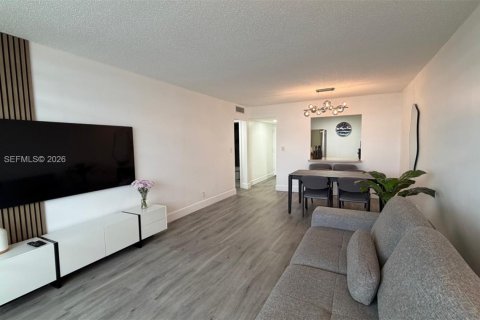 Copropriété à vendre à Hialeah, Floride: 1 chambre, 66.15 m2 № 2084266 - photo 9