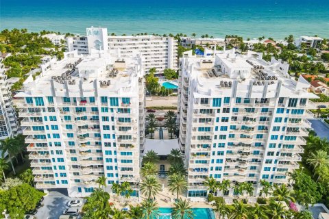 Condo in Fort Lauderdale, Florida, 2 bedrooms  № 1752185 - photo 1