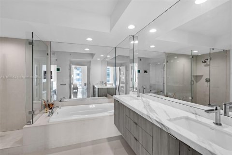 Condo in Fort Lauderdale, Florida, 2 bedrooms  № 1752185 - photo 17