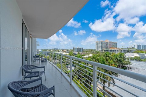 Condo in Fort Lauderdale, Florida, 2 bedrooms  № 1752185 - photo 21