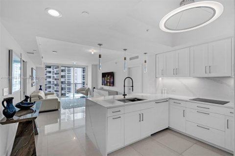 Condo in Fort Lauderdale, Florida, 2 bedrooms  № 1752185 - photo 2