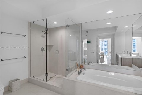 Condo in Fort Lauderdale, Florida, 2 bedrooms  № 1752185 - photo 19