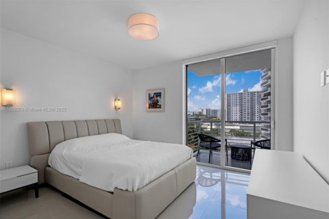 Condo in Fort Lauderdale, Florida, 2 bedrooms  № 1752185 - photo 20