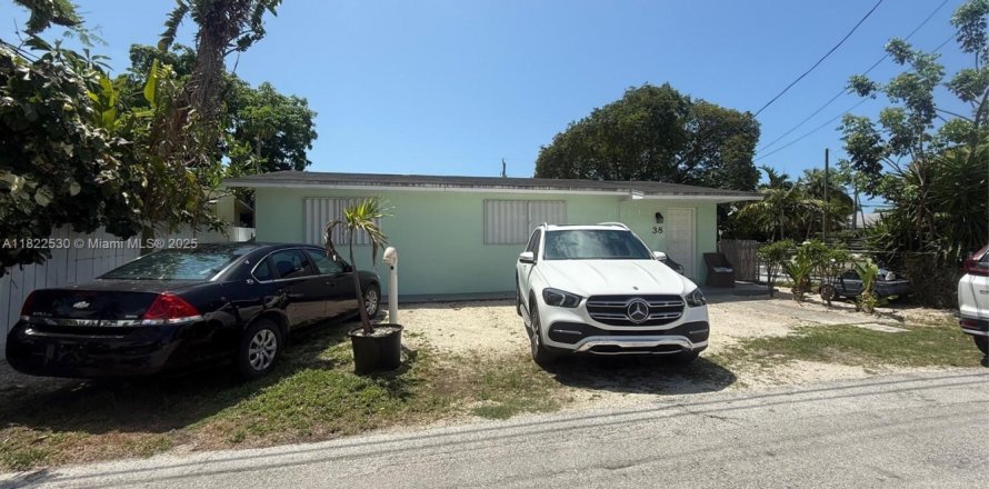 House in Key Largo, Florida 3 bedrooms, 89.19 sq.m. № 1785824