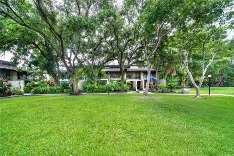 Condo in Miami, Florida, 3 bedrooms № 1990291 - photo 19