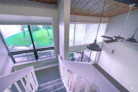 Condo in Miami, Florida, 3 bedrooms № 1990291 - photo 27