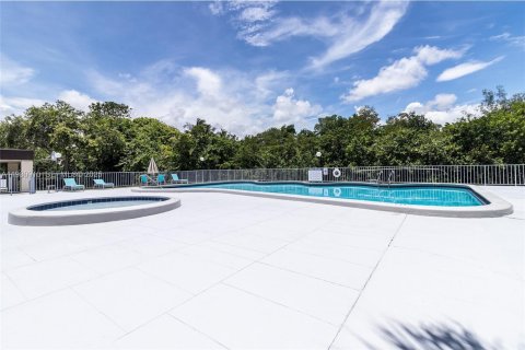 Condo in Miami, Florida, 3 bedrooms № 1990291 - photo 30