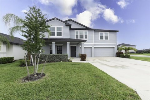House in North Fort Myers, Florida 5 bedrooms, 302.3 sq.m. № 2209092