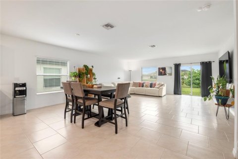 Villa ou maison à vendre à North Fort Myers, Floride: 5 chambres, 302.3 m2 № 2209092 - photo 4