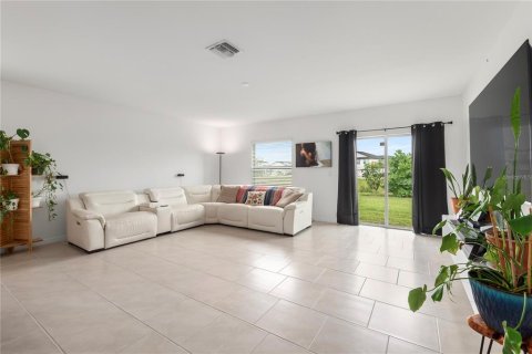 Villa ou maison à vendre à North Fort Myers, Floride: 5 chambres, 302.3 m2 № 2209092 - photo 3