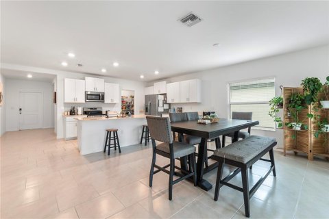 Villa ou maison à vendre à North Fort Myers, Floride: 5 chambres, 302.3 m2 № 2209092 - photo 6