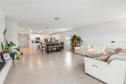 Villa ou maison à vendre à North Fort Myers, Floride: 5 chambres, 302.3 m2 № 2209092 - photo 2