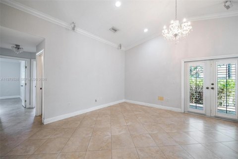 Casa en venta en Miami, Florida, 4 dormitorios, 191.38 m2 № 2044429 - foto 14