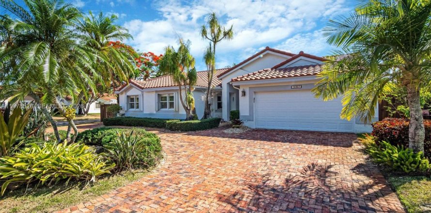 Casa en Miami, Florida 4 dormitorios, 191.38 m2 № 2044429