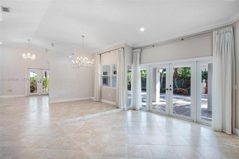 Casa en venta en Miami, Florida, 4 dormitorios, 191.38 m2 № 2044429 - foto 5