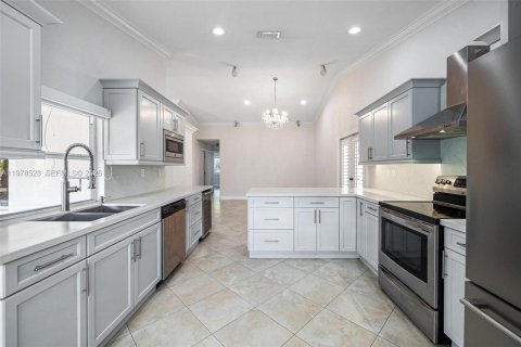 Casa en venta en Miami, Florida, 4 dormitorios, 191.38 m2 № 2044429 - foto 15