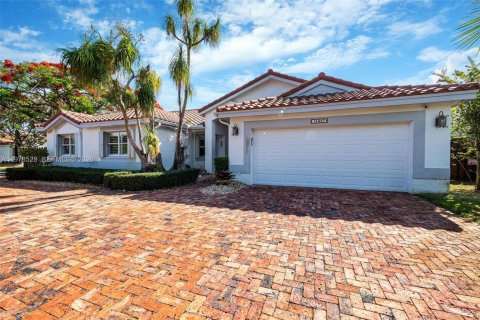 Casa en venta en Miami, Florida, 4 dormitorios, 191.38 m2 № 2044429 - foto 2