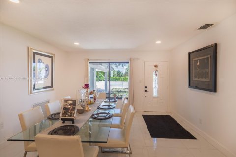 Casa en venta en Wilton Manors, Florida, 3 dormitorios, 144.93 m2 № 1823948 - foto 25