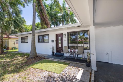 Casa en venta en Wilton Manors, Florida, 3 dormitorios, 144.93 m2 № 1823948 - foto 2