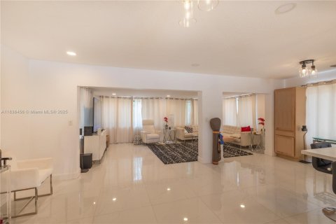 Casa en venta en Wilton Manors, Florida, 3 dormitorios, 144.93 m2 № 1823948 - foto 4
