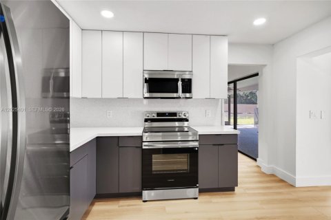 Villa ou maison à vendre à Coral Springs, Floride: 4 chambres, 203.83 m2 № 2180833 - photo 10