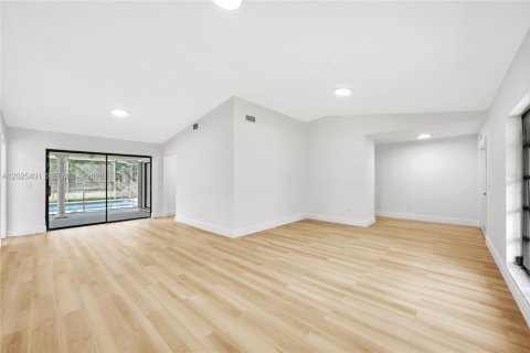 Villa ou maison à vendre à Coral Springs, Floride: 4 chambres, 203.83 m2 № 2180833 - photo 4