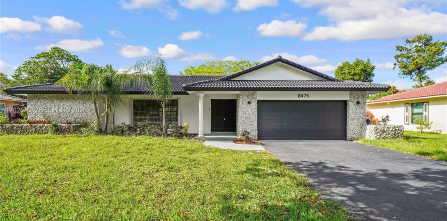 Villa ou maison à Coral Springs, Floride 4 chambres, 203.83 m2 № 2180833