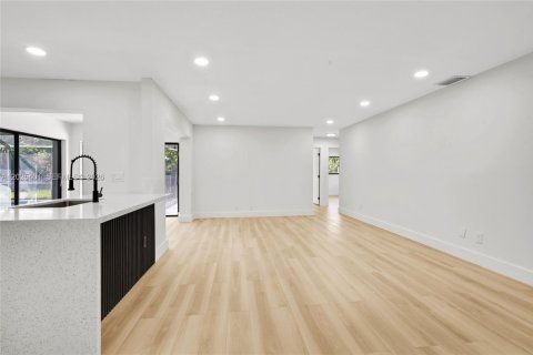 Villa ou maison à vendre à Coral Springs, Floride: 4 chambres, 203.83 m2 № 2180833 - photo 12
