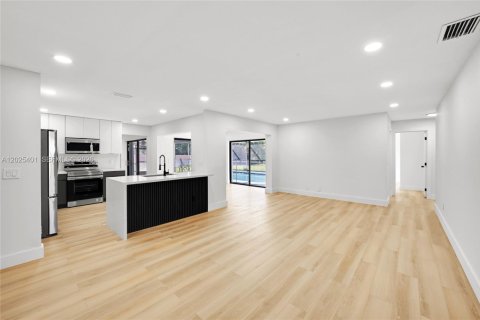 Villa ou maison à vendre à Coral Springs, Floride: 4 chambres, 203.83 m2 № 2180833 - photo 13