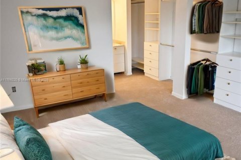 Condo in Pembroke Pines, Florida, 3 bedrooms  № 1728560 - photo 3